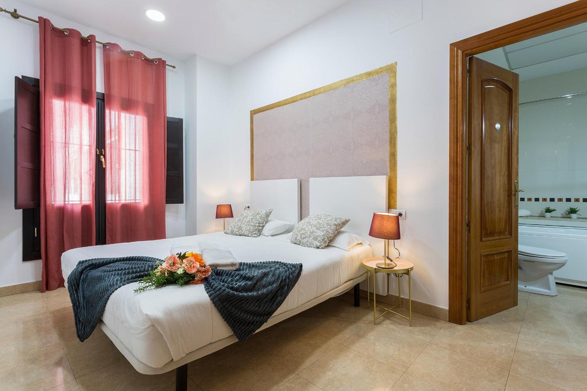 Santa Catalina Patio Andaluz 3 Rooms เซบีญา ภายนอก รูปภาพ